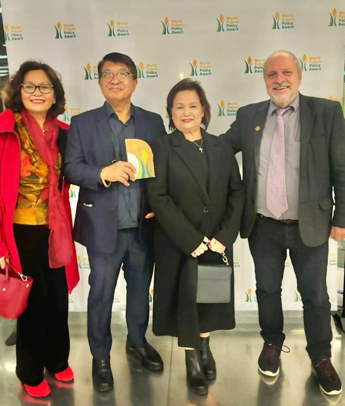 Malaki ang pasasalamat ni Kauswagan Mayor Rommel Arnado sa Future Policy Award sa pagkilala nito sa "From Arms to Farms" program ng kanilang bayan. (Courtesy: Mayor Rommel Arnado)